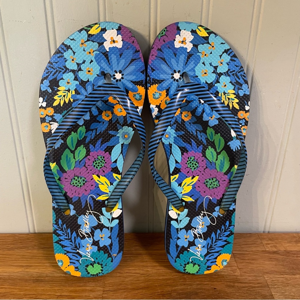 NEW Vera Bradley Flip Flops (M)